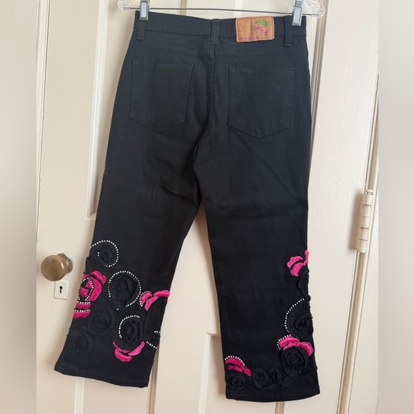 Sassy Thai capris - Picture 4 of 7